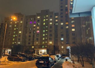 Двухкомнатная квартира в аренду, 56 м2, Москва, Пятницкое шоссе, 23к2, метро Митино