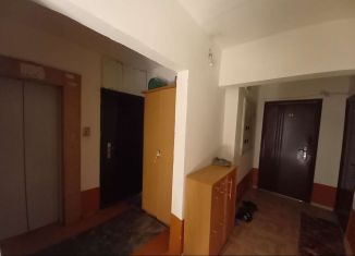 Сдача в аренду трехкомнатной квартиры, 74 м2, Грозный, улица А.А. Айдамирова, 133к4, микрорайон Ипподромный