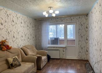 Продам 2-ком. квартиру, 44 м2, село Урман, Центральная улица, 11