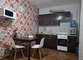 Продаю двухкомнатную квартиру, 80 м2, Саранск, Мордовская улица, 35к50с1