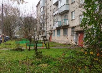 Продажа 2-комнатной квартиры, 48 м2, поселок Новый Учхоз, площадь Усова, 1