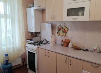 Продаю 2-ком. квартиру, 42 м2, Яхрома, Парковая улица, 6