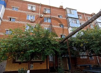 Продажа 2-комнатной квартиры, 50.8 м2, Апшеронск, улица Комарова, 103