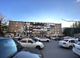 Продается 2-ком. квартира, 60 м2, Дагестан, улица Гагарина, 82