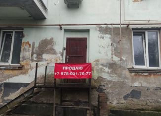 Продажа 5-комнатной квартиры, 96 м2, Крым, улица 51-й Армии, 4