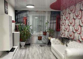 Трехкомнатная квартира на продажу, 59.6 м2, Алексин, улица Серафимовича, 4А