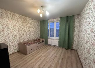 Сдается 2-комнатная квартира, 55.9 м2, Екатеринбург, улица Новаторов, 8В, улица Новаторов