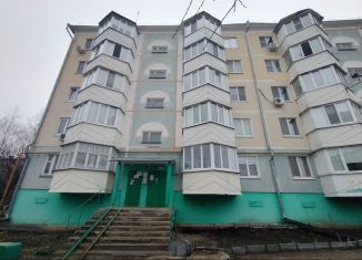 Продам двухкомнатную квартиру, 58 м2, Белгородская область, улица 70 лет Октября, 8