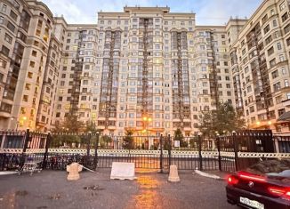 Сдается в аренду 3-комнатная квартира, 91 м2, Москва, Мичуринский проспект, 5, метро Ломоносовский проспект