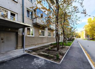 Продается 3-ком. квартира, 61 м2, Тюмень, улица Беляева, 25