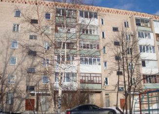 Сдам в аренду 2-ком. квартиру, 50 м2, Златоуст, Тульская улица, 12