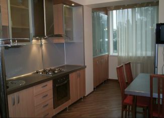 Сдам 2-ком. квартиру, 70 м2, Краснодарский край, Крымская улица, 242