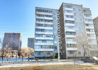 Продаю двухкомнатную квартиру, 57 м2, Абакан, улица Комарова, 10