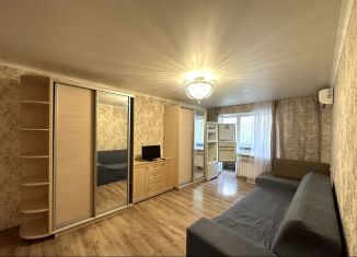 Сдается в аренду 2-ком. квартира, 47 м2, Новороссийск, проспект Ленина, 77