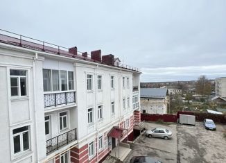 Продаю двухкомнатную квартиру, 69.5 м2, Семёнов, улица Гагарина, 48