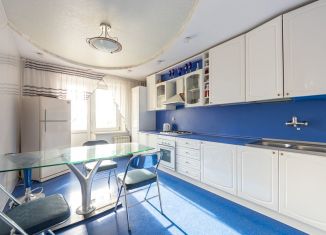 Продажа 2-комнатной квартиры, 68 м2, Хабаровск, Уссурийская улица, 8