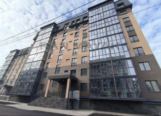 Продаю трехкомнатную квартиру, 80 м2, Майкоп, 7-й переулок, 14Б