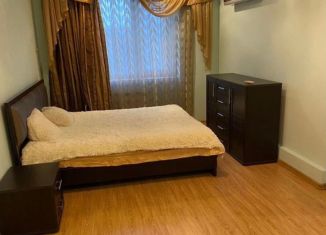 Сдам 2-комнатную квартиру, 60 м2, Феодосия, улица Чкалова, 113А