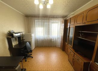 Продам 3-комнатную квартиру, 63 м2, Старый Оскол, микрорайон Весенний, 14