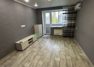 Продаю 1-ком. квартиру, 31 м2, Саратов, улица имени С.Ф. Тархова, 21Б