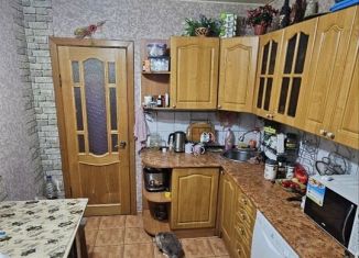 Продаю 3-ком. квартиру, 61 м2, Новочеркасск, улица Искра, 9А