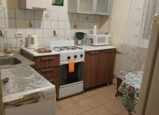 Сдача в аренду трехкомнатной квартиры, 40.3 м2, Курск, улица Радищева, 6, Центральный округ