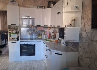 Продажа 2-ком. квартиры, 64 м2, Тобольск, улица Хохрякова, 3