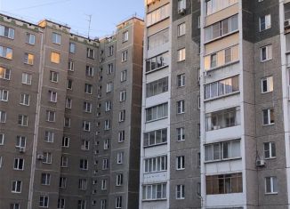 Продаю двухкомнатную квартиру, 52 м2, Челябинск, улица Жукова, 37, Металлургический район