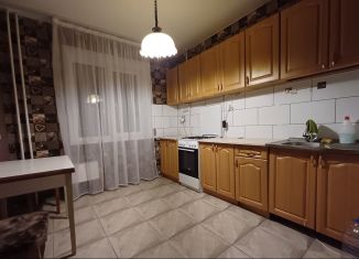 Сдам в аренду 2-комнатную квартиру, 60 м2, Пермь, улица Юрша, 7