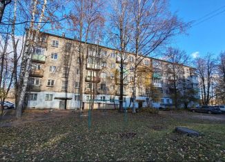 Продам 3-ком. квартиру, 55 м2, Новгородская область, Парковая улица, 23