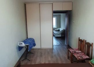 Сдам в аренду 2-ком. квартиру, 48 м2, Абакан, Трудовая улица, 45