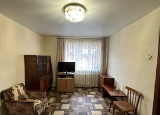 Продается 2-комнатная квартира, 43 м2, Гуково, улица Карла Маркса, 120