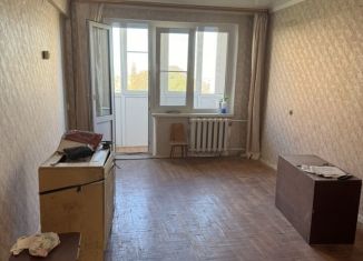 Продам 2-ком. квартиру, 52 м2, Армавир, улица Маркова