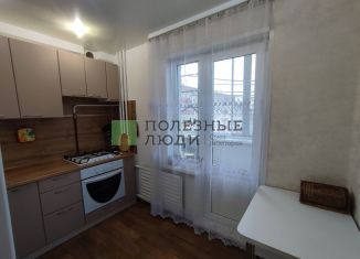 Продается 2-ком. квартира, 43 м2, Удмуртия, улица имени Барышникова, 57