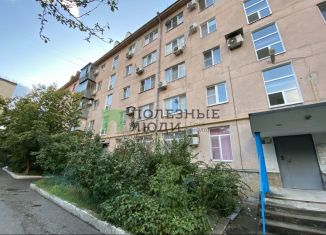 Продаю 3-ком. квартиру, 90 м2, Новороссийск, Московская улица, 10