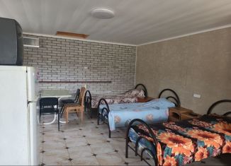 Сдается в аренду дом, 34 м2, Крымск, улица Новосёлов