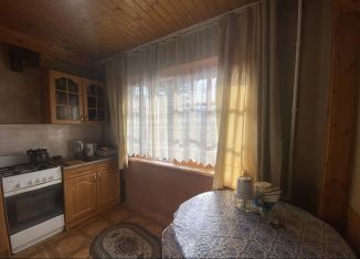 Продам 2-ком. квартиру, 52 м2, Краснодарский край, улица Труда, 10