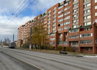 Продаю 2-ком. квартиру, 50.2 м2, Чувашия, улица Энтузиастов, 38/8