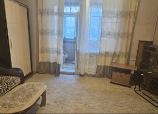 Сдам в аренду 2-ком. квартиру, 47 м2, Среднеуральск, Советская улица, 30