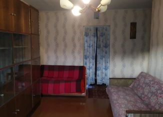 Продаю 3-ком. квартиру, 59 м2, поселок городского типа Никель, Спортивная улица, 15