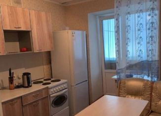 Аренда двухкомнатной квартиры, 60 м2, Северск, улица Славского, 4