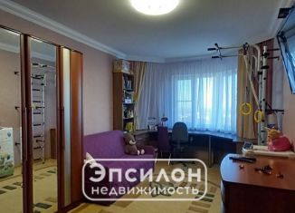 Продам 3-комнатную квартиру, 89.6 м2, Курск, улица Дейнеки, 1Б