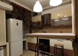 Аренда 2-ком. квартиры, 45 м2, Королёв, улица Островского, 1