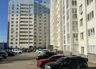 Продаю 2-ком. квартиру, 63.1 м2, Уфа, улица Габдуллы Амантая, 3