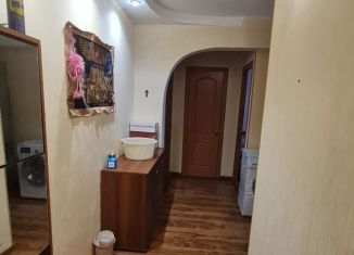 Сдается в аренду 2-ком. квартира, 52 м2, Узловая, улица Трегубова, 31