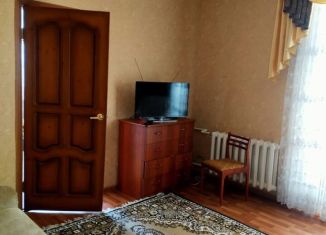 Продается 2-комнатная квартира, 54 м2, Каменск-Шахтинский, проспект Карла Маркса, 72