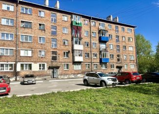 Продам двухкомнатную квартиру, 43 м2, Прокопьевск, улица Петренко, 6