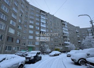 Сдам в аренду трехкомнатную квартиру, 70 м2, Мурманская область, улица Шабалина, 37