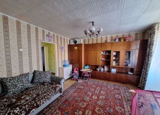 Продается 4-ком. квартира, 76.6 м2, Евпатория, проспект Победы, 62