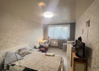 Продаю 2-ком. квартиру, 44 м2, Новокузнецк, улица Клименко, 52